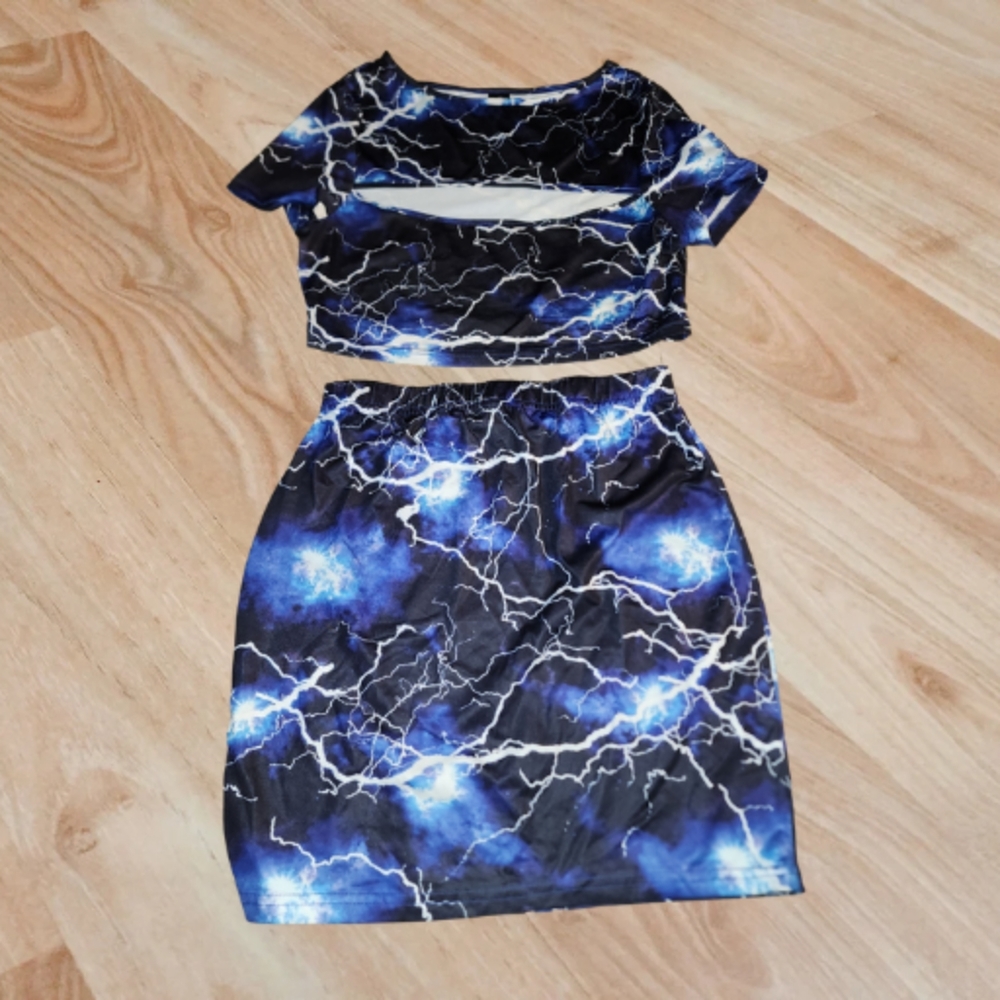 Two-piece skirt set